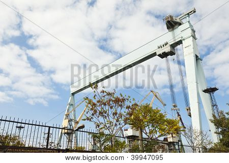 Große Schiffbau Kran