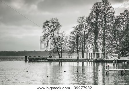 Obraz jezera Starnberg v Bavorsku Německo - Tutzing prosinec 2012