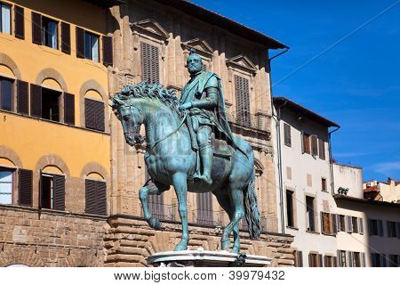 Monumento di Cosimo Medici (1519-74) Italia. Firenze. Piazza della Signoria.