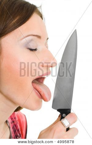 여 자가 새 칼