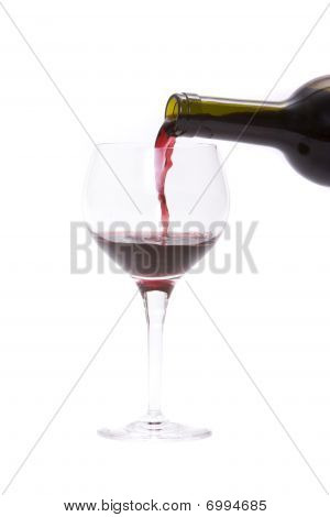Versare il vino rosso