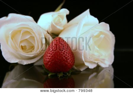 Rosas e um morango