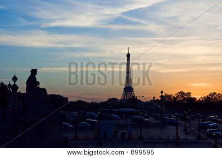 Tramonto sulla Torre Eiffel