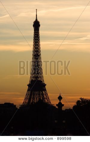 Tramonto sulla Torre Eiffel