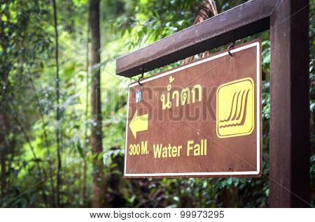 Sign Pointing The Way To Klong Plu Waterfall, Koh Chang, Thailand