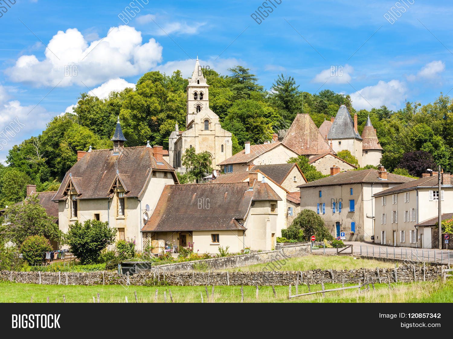 chateauneuf, burgundy, france