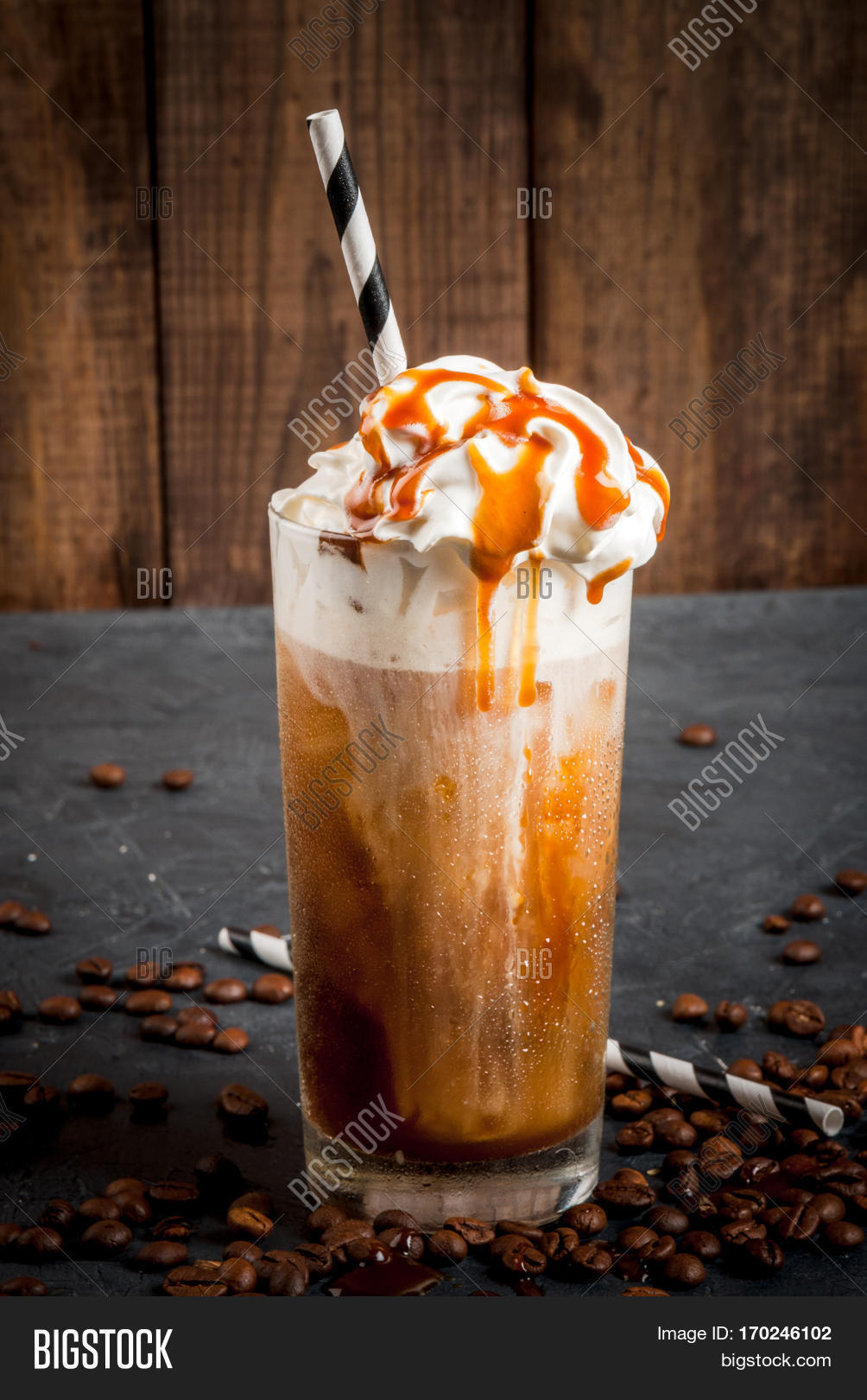 cold coffee drink frappe (图片和照片 | bigstock