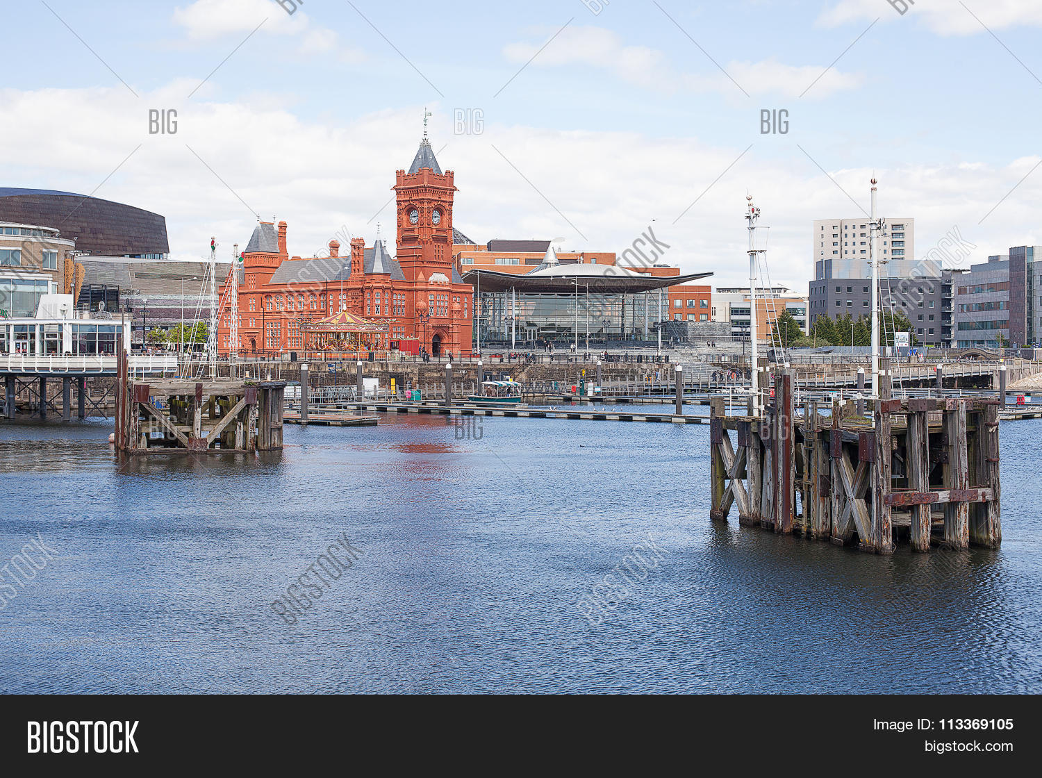 cardiff bay wales 库存照片和库存图片 | bigstock