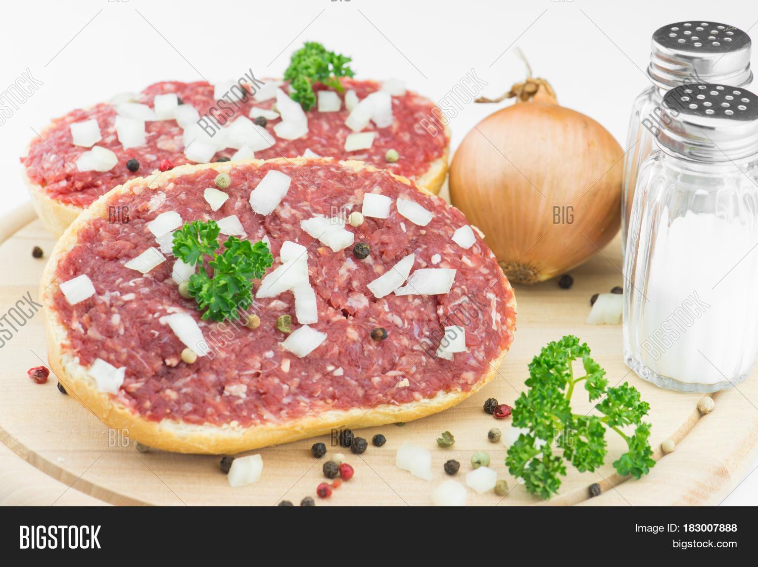 roll with minced pork, onion and pepper