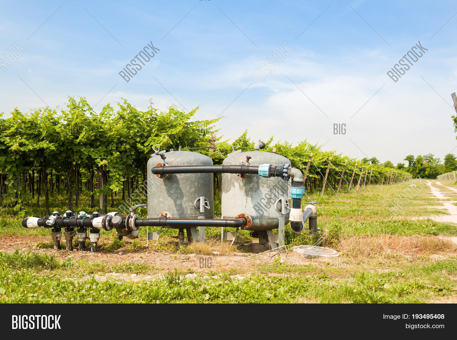 system pumping water for agriculture with expansion tank.