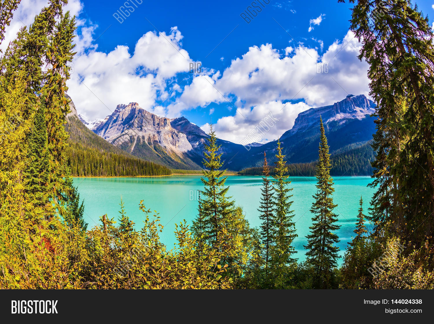 magic emerald lake in yoho national park, rocky mountains