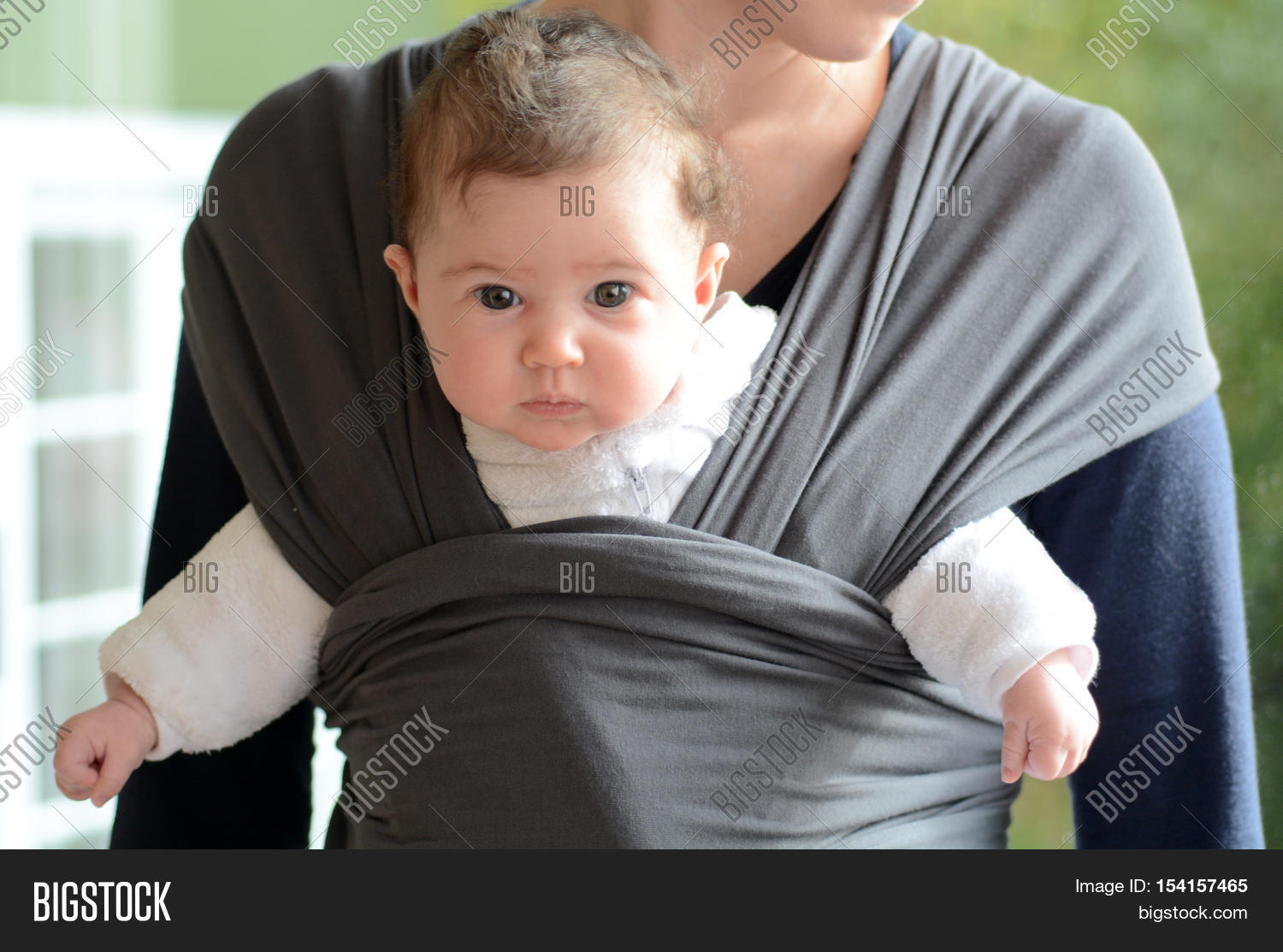newborn baby sling and wrap 库存照片和库存图片 | bigstock
