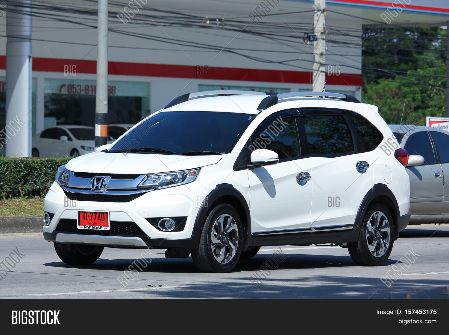 mai thailand - october 27 2016: private new suv car honda brv