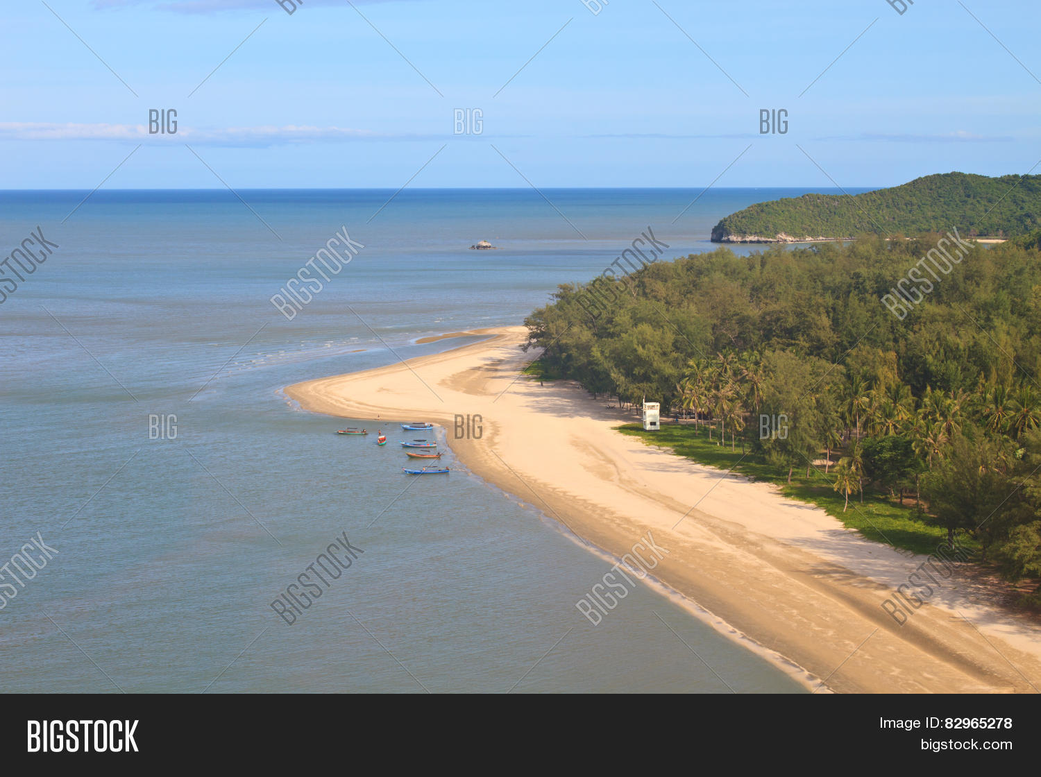 beautiful tropical island, beach landscape, blue ocean in summer