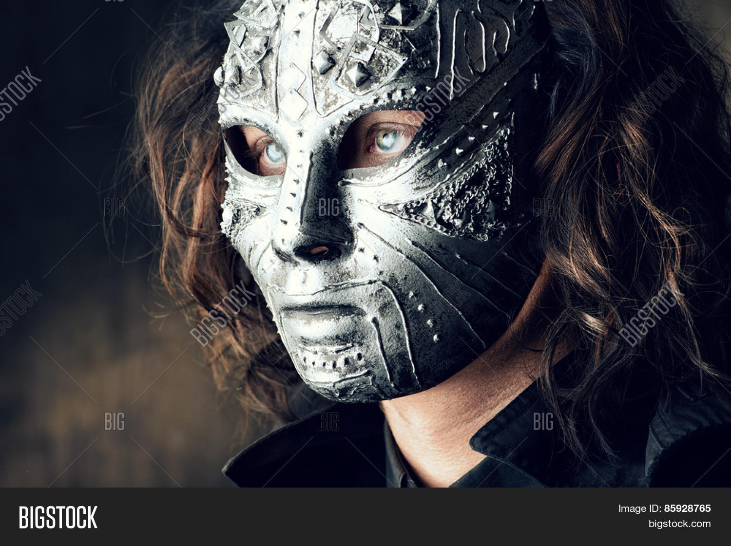 portrait of a mysterious man in iron mask. steampunk. fantasy.